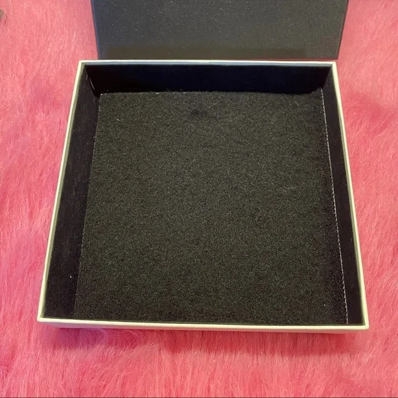 Chanel ❤️ with box - Picture 4 of 9